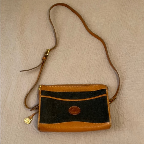 Dooney & Bourke Handbags - Dooney & Bourke Vintage Tan Leather Bag